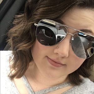 Meet your Posher, Lucy